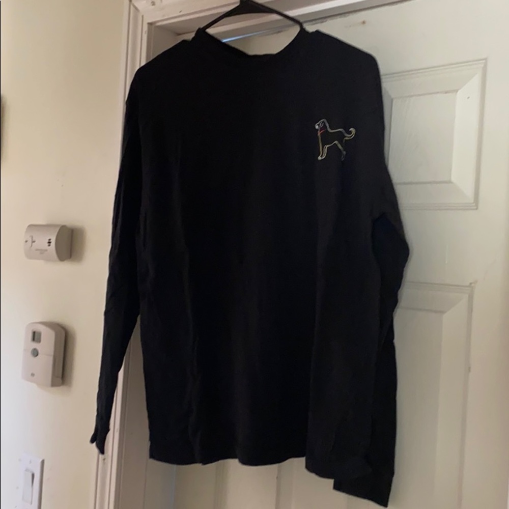 Black dog bruins shirt